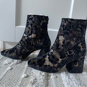 Brand New L’Intervalle Velvet Boots